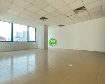 Chủ nhà mời thuê VP 43M2, mới có chỗ để ô tô tại trung tâm phố Thái Hà