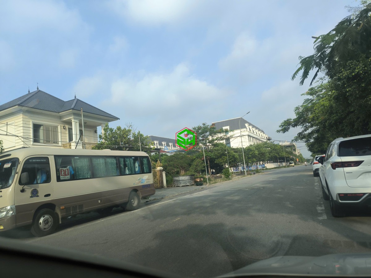 Cần bán nhà biệt thự đẹp 198m2 sẵn ở  vị trí vip gần Archemedes KDT Tiên Dương Đông Anh-HN